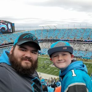 Meet your Posher, Dustin